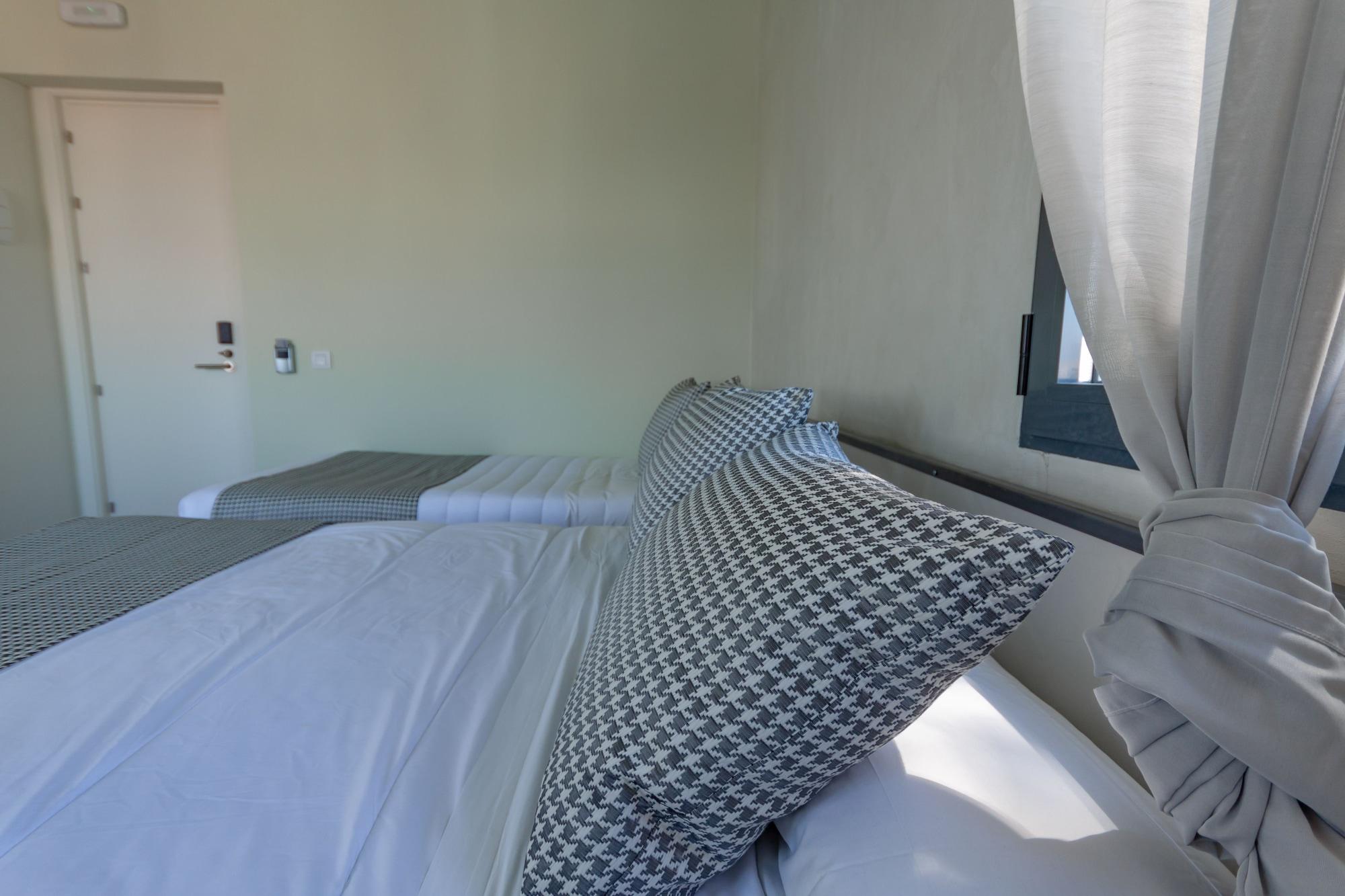 Hostal Charlotte-Gran Via Madrid Bagian luar foto