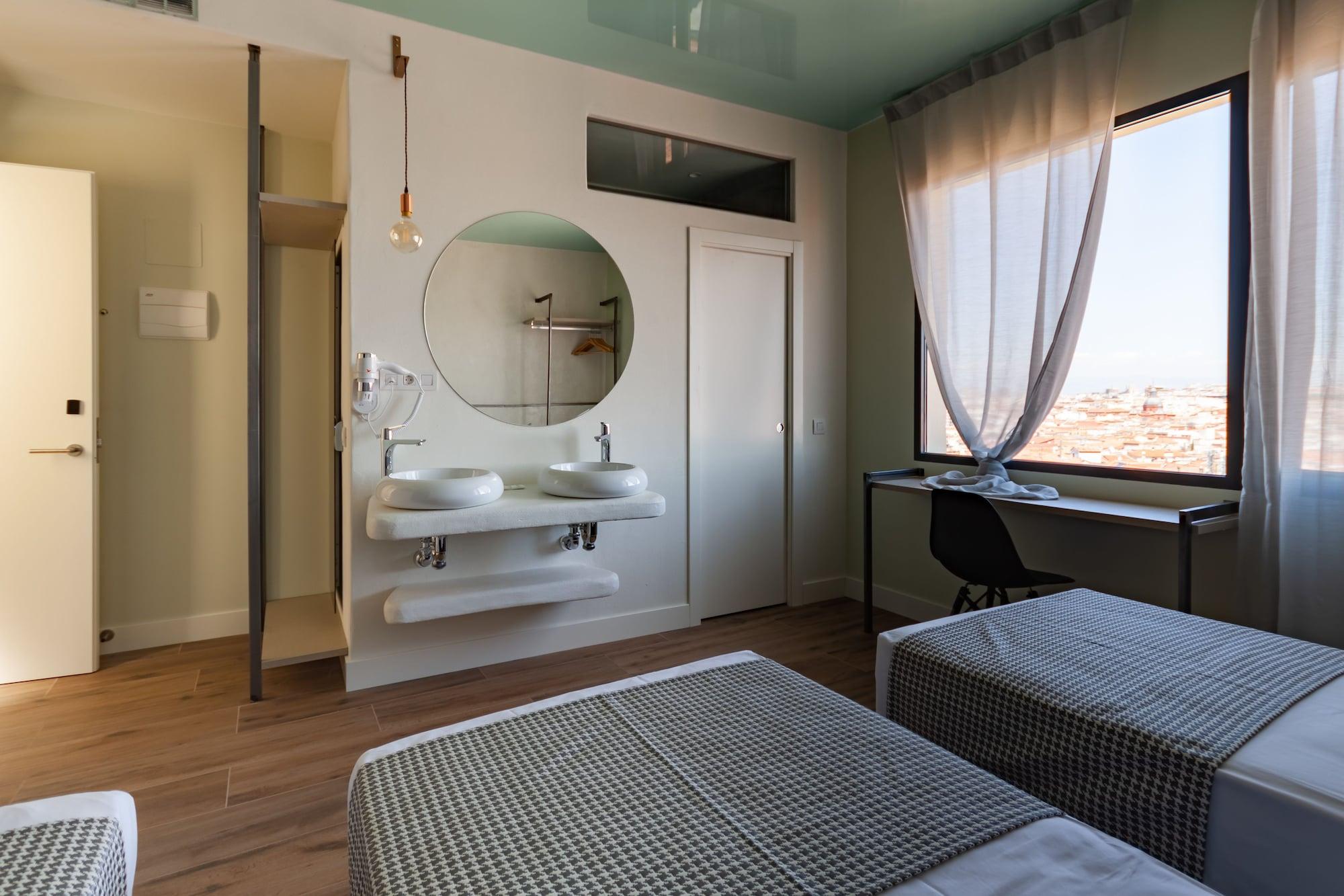 Hostal Charlotte-Gran Via Madrid Bagian luar foto
