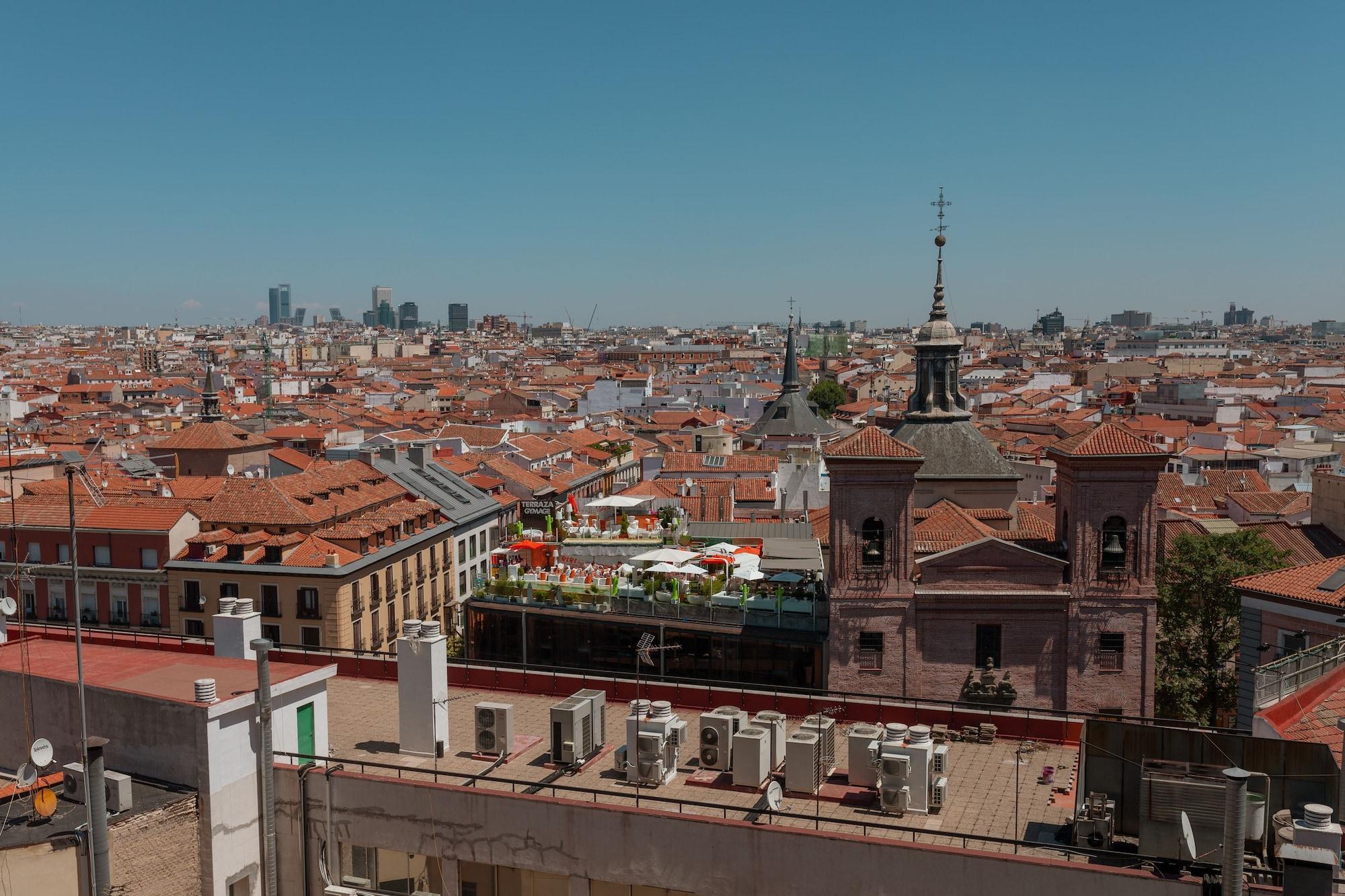 Hostal Charlotte-Gran Via Madrid Bagian luar foto