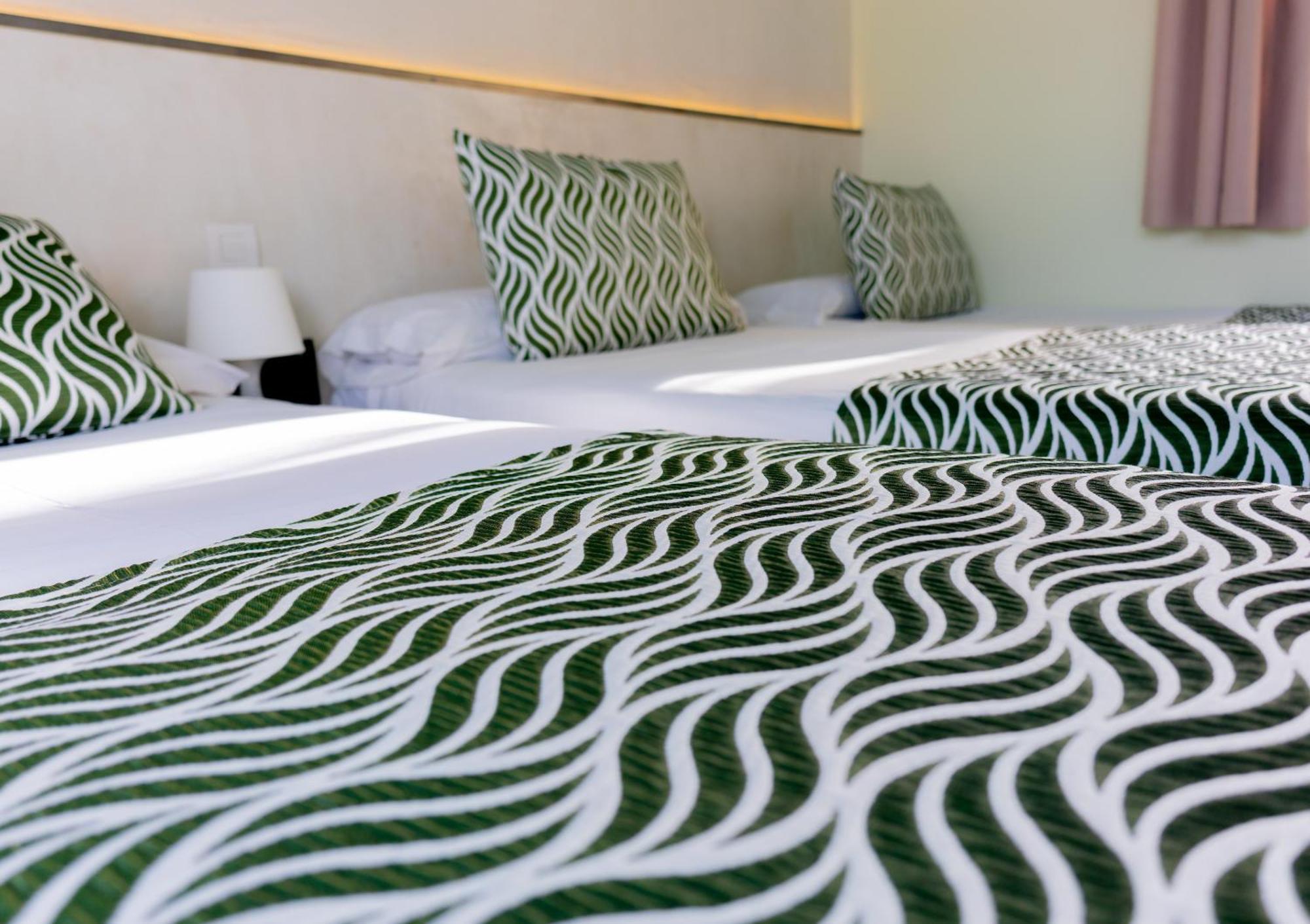 Hostal Charlotte-Gran Via Madrid Bagian luar foto