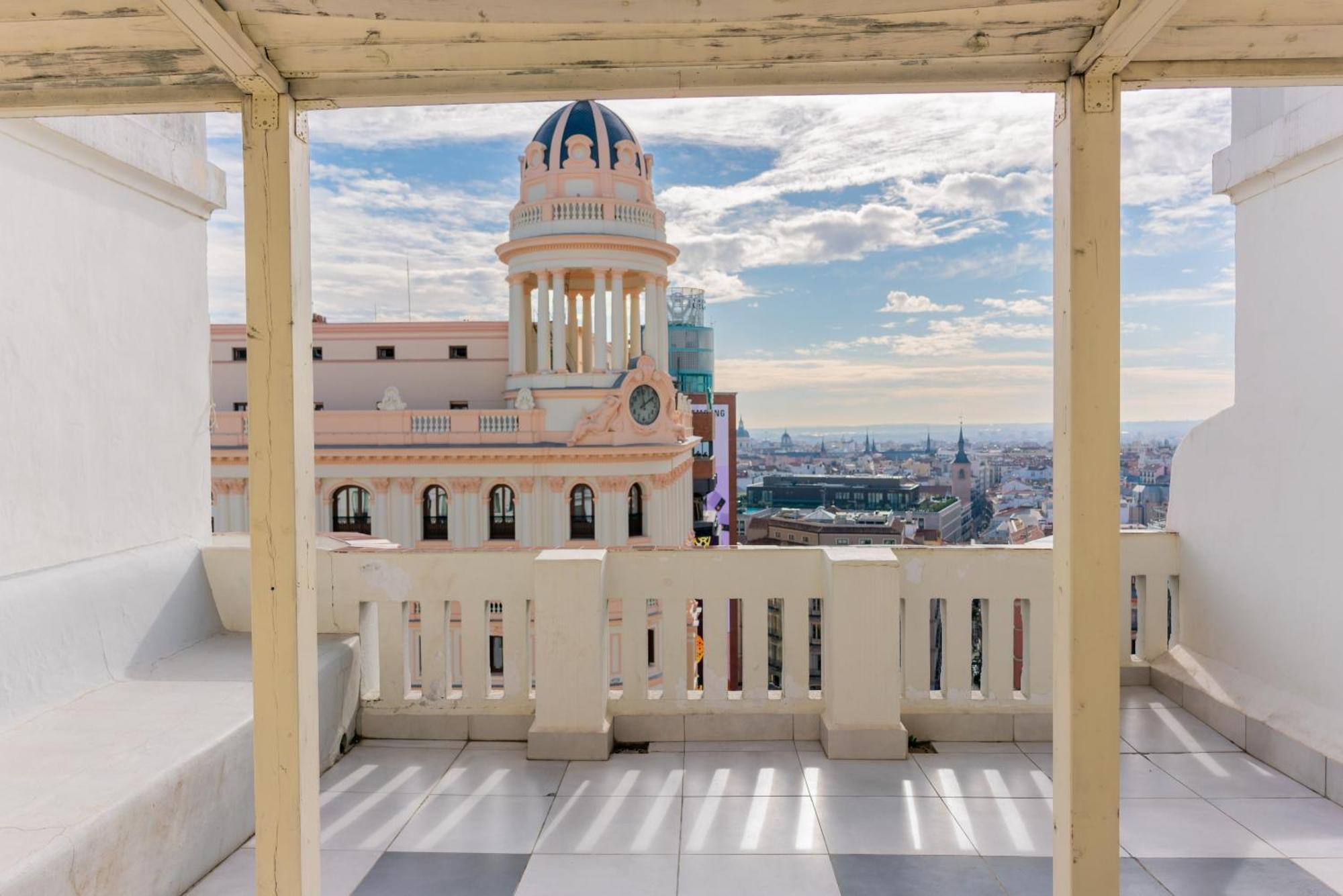 Hostal Charlotte-Gran Via Madrid Bagian luar foto