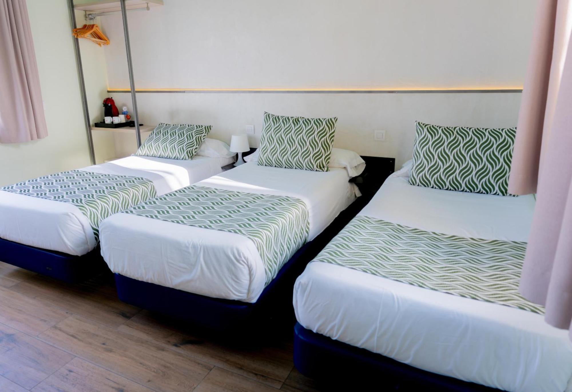 Hostal Charlotte-Gran Via Madrid Bagian luar foto