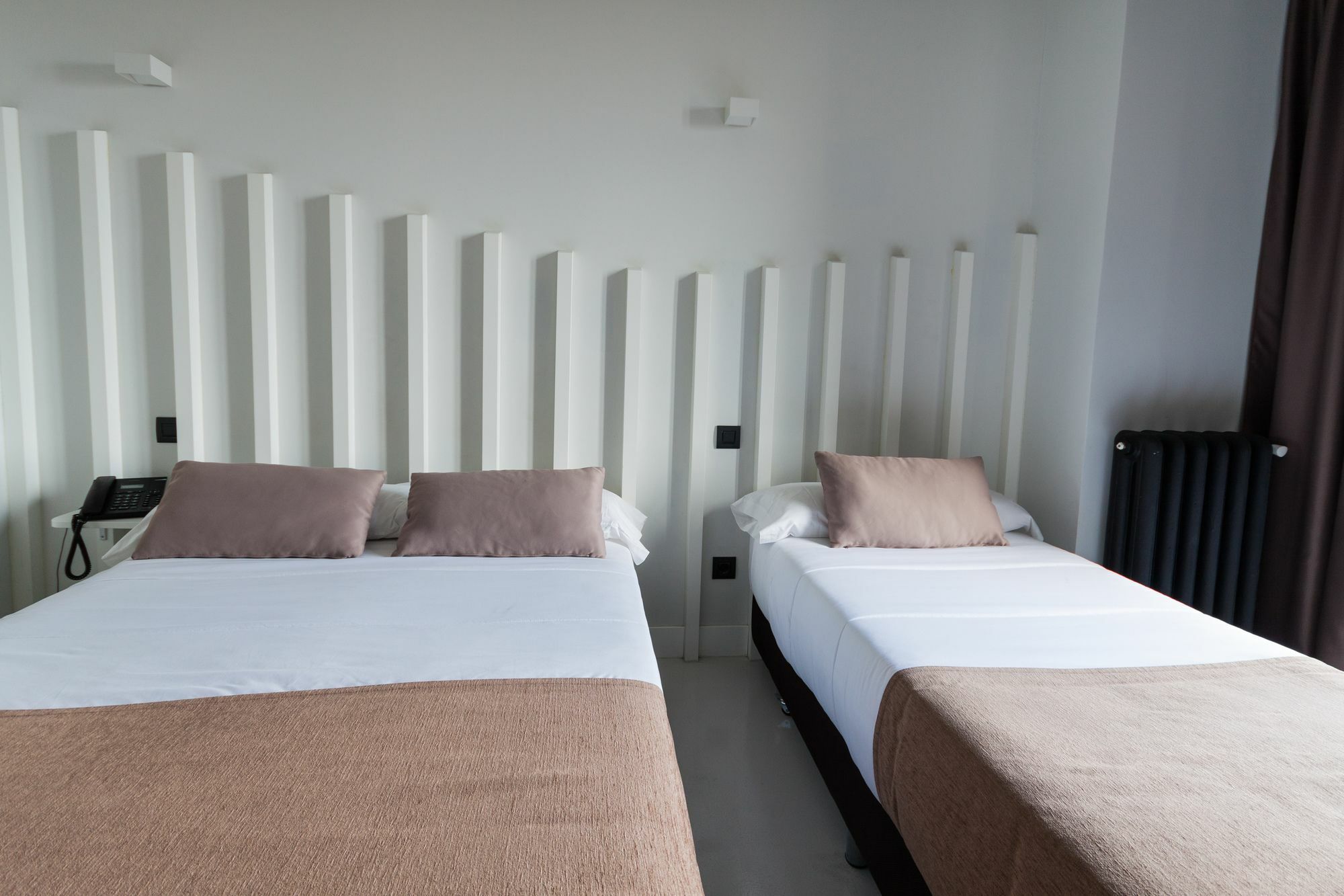 Hostal Charlotte-Gran Via Madrid Bagian luar foto